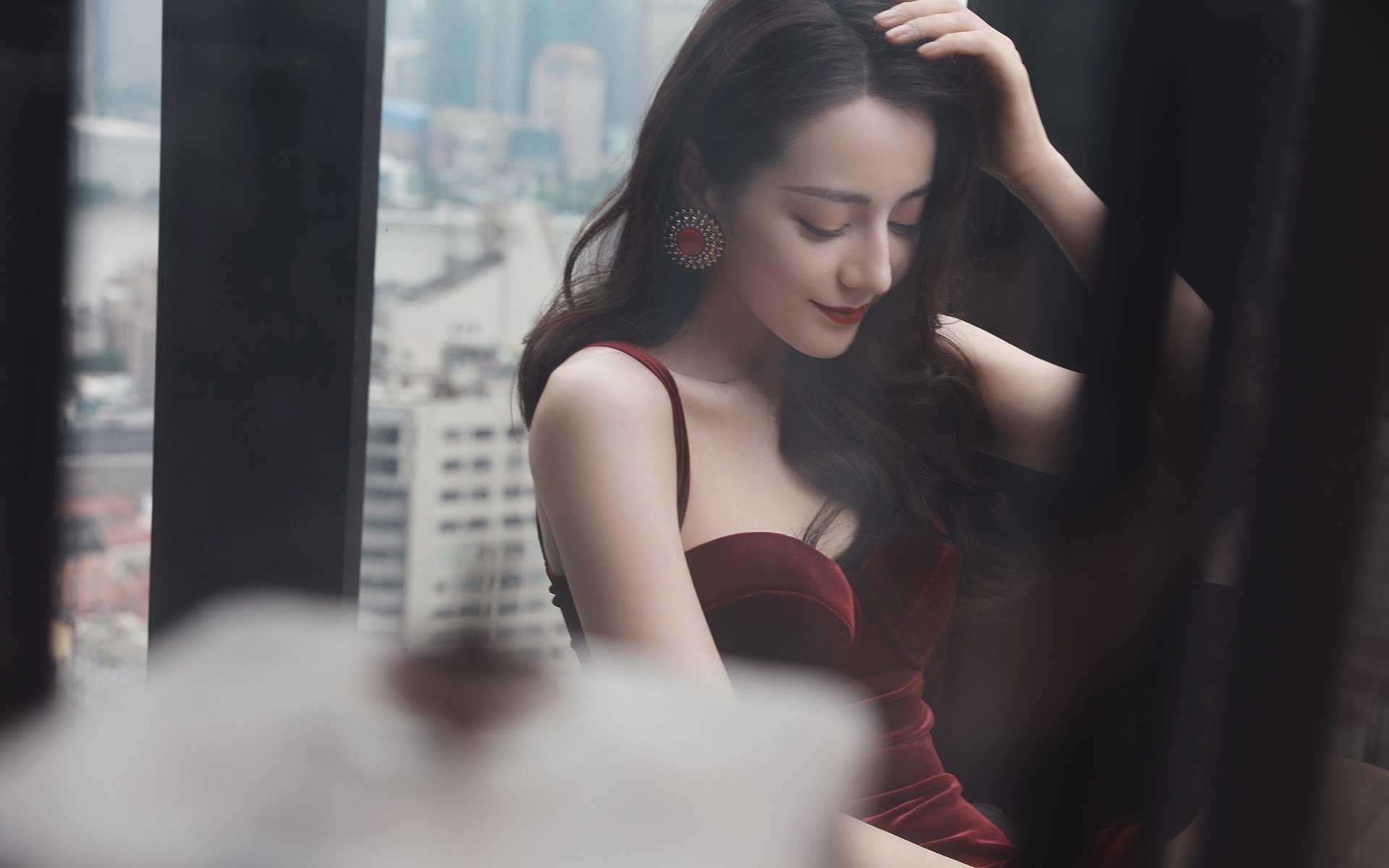 中国队前锋洛佩斯在巴黎奥运会上表现出色，足球运动员洛佩斯