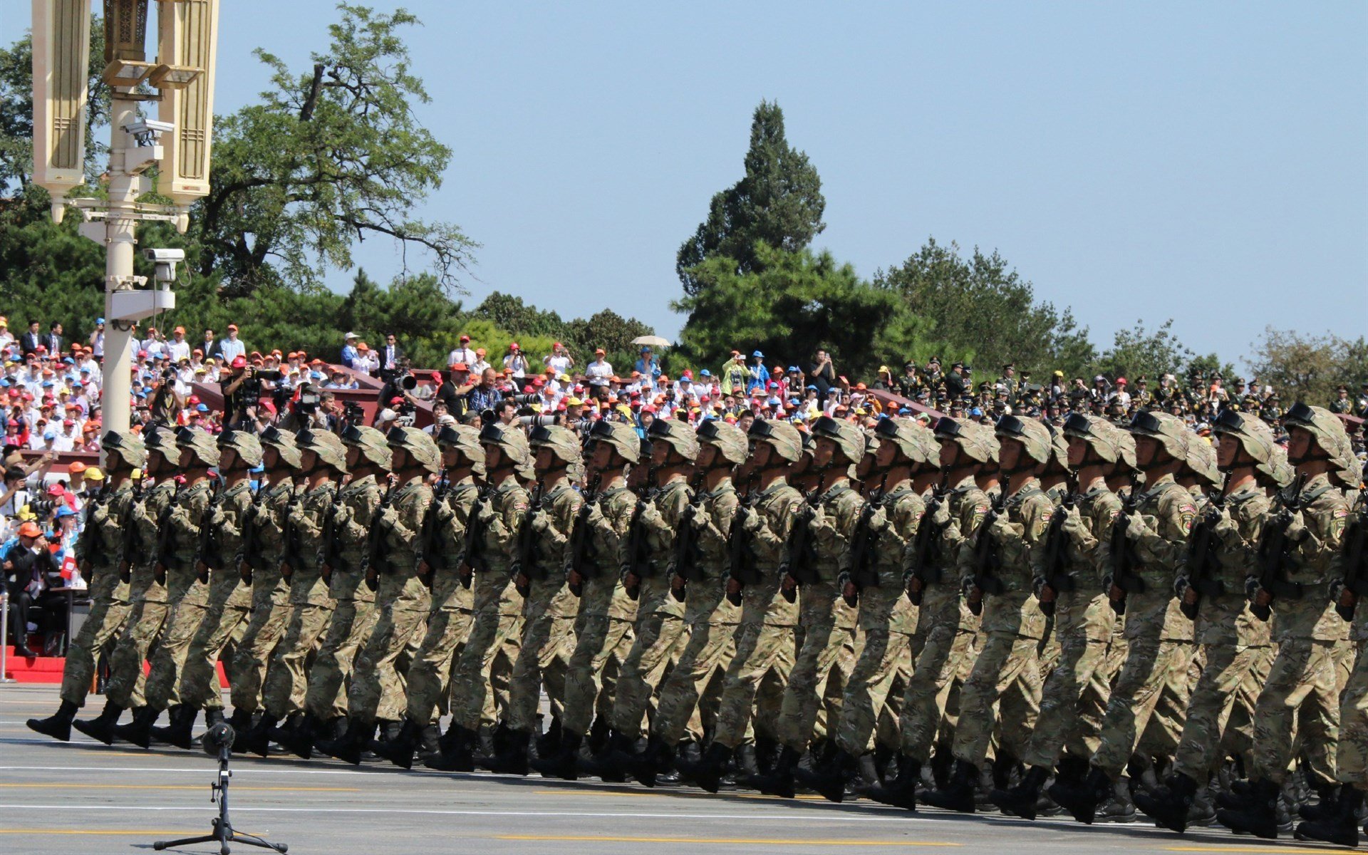 开云官方网页登录-阿伊塔娜·邦马蒂蝉联女子金球奖，巴萨中场再创辉煌