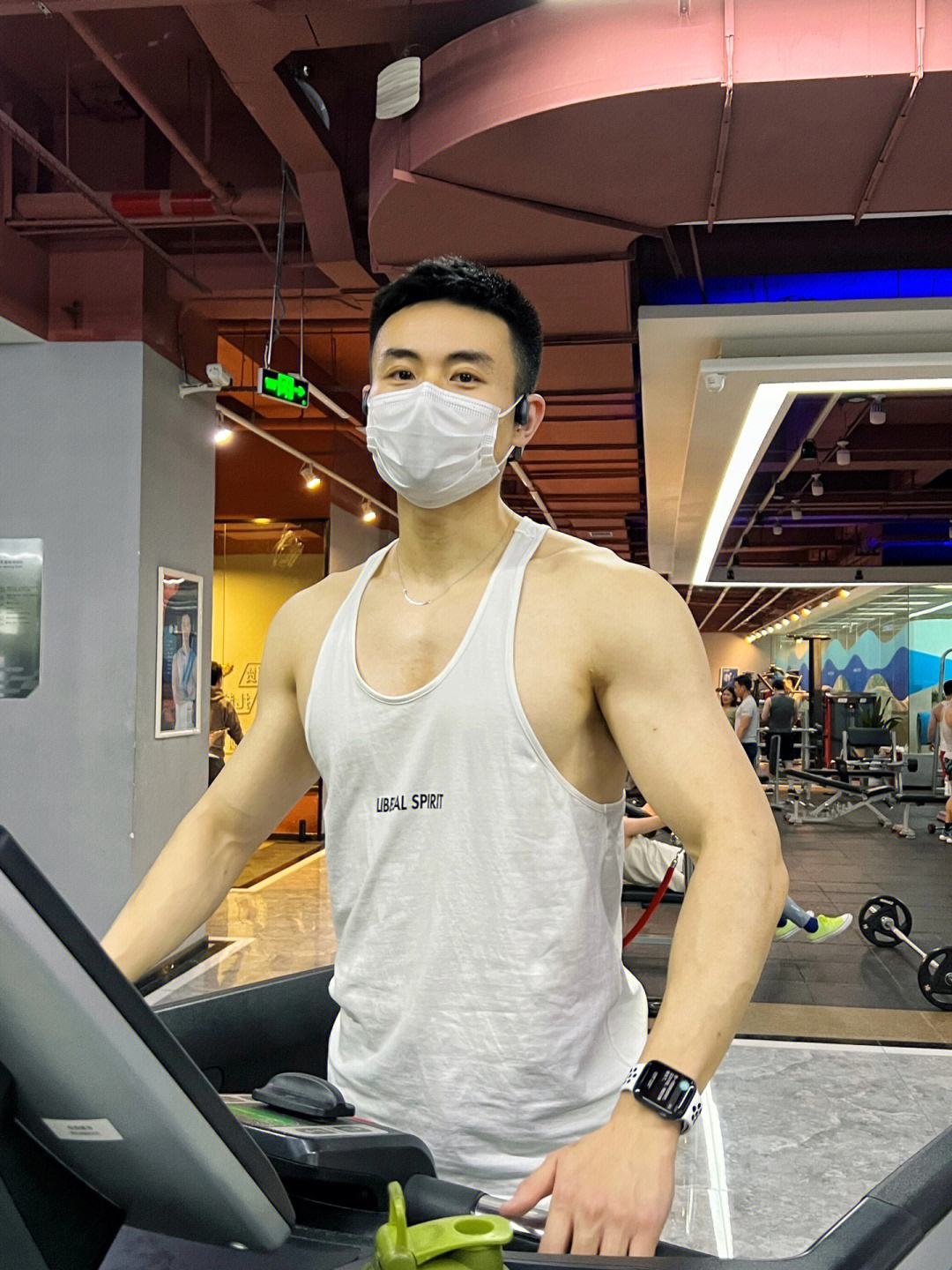 开云体育:明星主播杯赛：选手与主播进行亲密对决的简单介绍