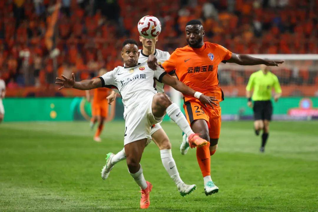 开云体育:中超联赛第九轮：比赛精彩纷呈，进球不断，球迷大呼过瘾的简单介绍