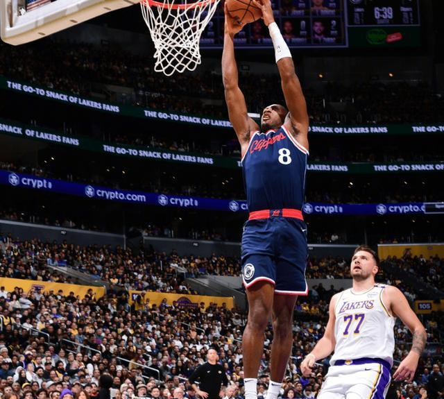 湖人vs快船：洛杉矶的巅峰对决